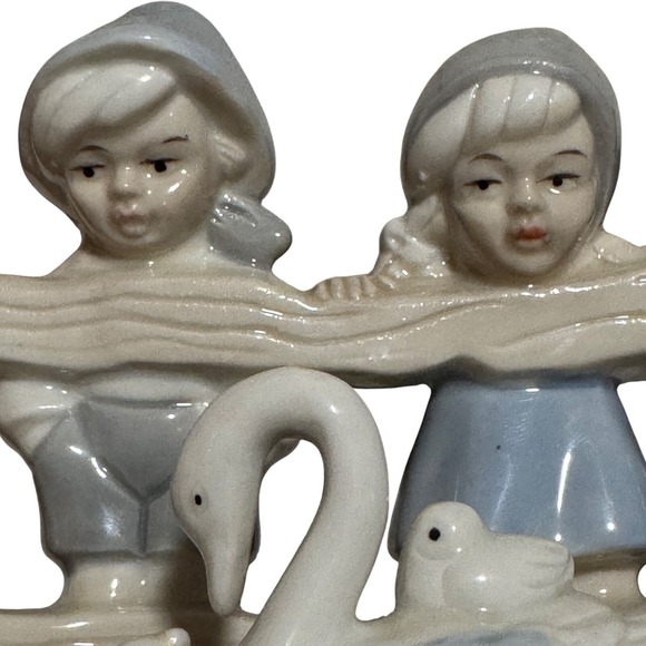 VTG 1988 Artmark Country Pond Dutch Boy Girl Swan Fine Porcelain Figurine - Picture 9 of 13